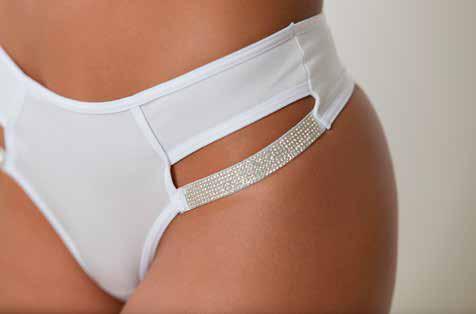 CONJUNTO INTIMO CON DETALLES EN BRILLO